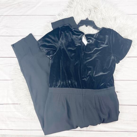 WHBM Women's Velvet-Bodice V-Neck Black‎ Jumpsuit Size 14 - Picture 2 of 5